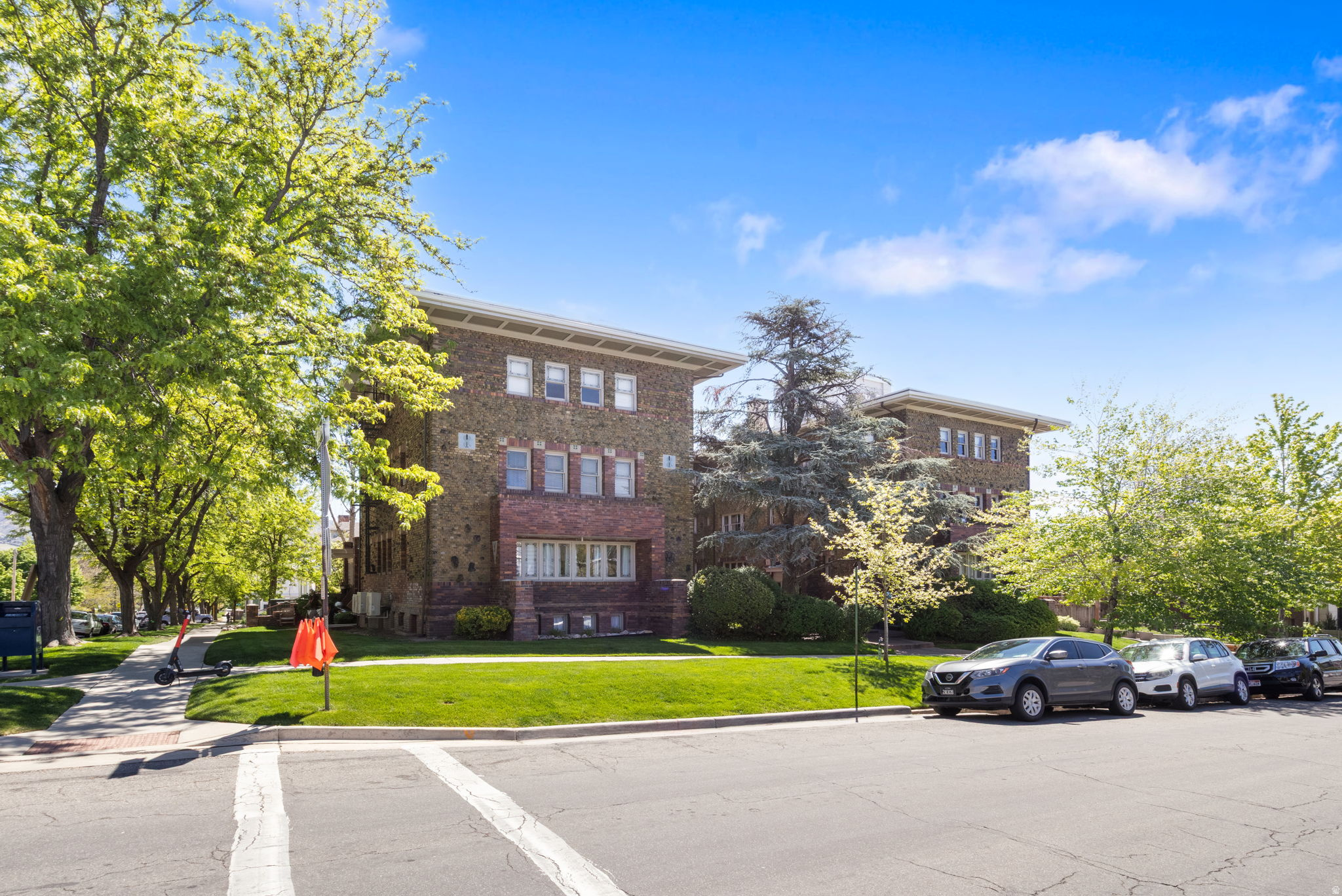 CAITHNESS CONDOMINIUM - Residential