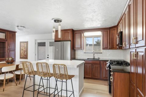 Tiny photo for 960 E SAGEHILL DR, Millcreek, UT 84124 (MLS # 2134109)