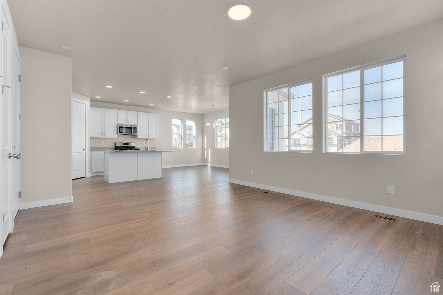 6624 W Prairie Fire Ln, Herriman, Utah image 6