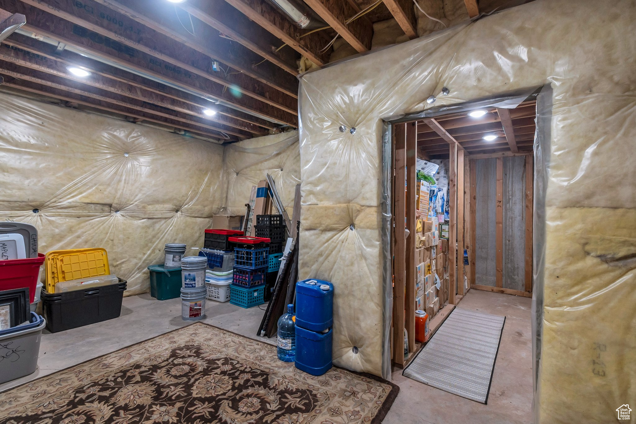 WOODLAND HILLS - Residential