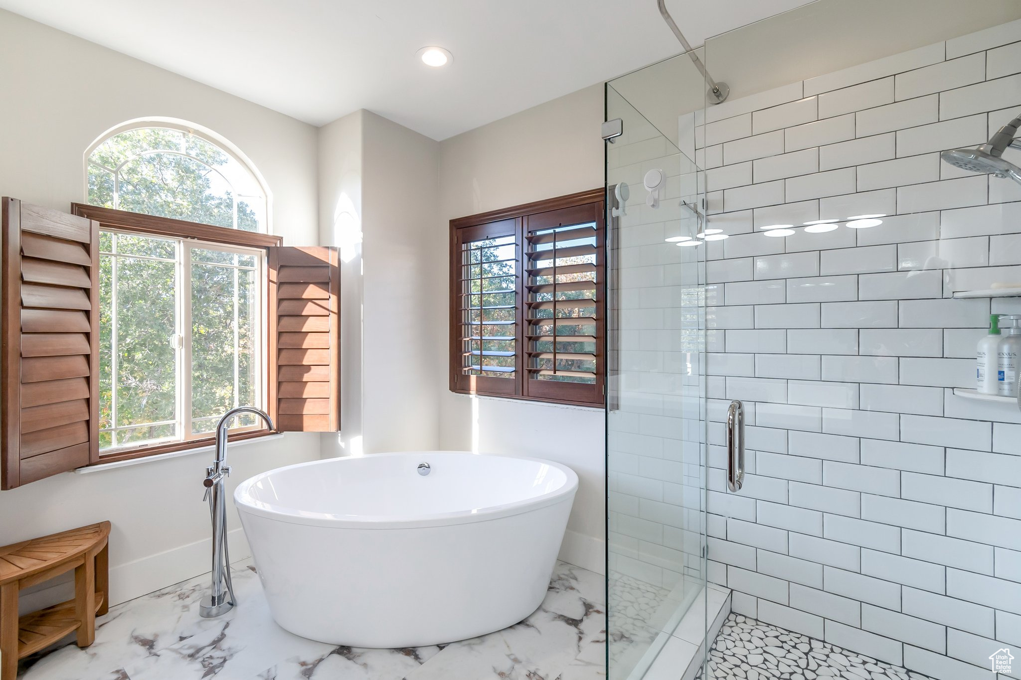 WOODLAND HILLS - Residential