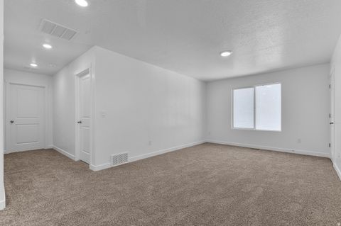 Tiny photo for 281 E LEVENGROVE DR #183, Lehi, UT 84048 (MLS # 2126826)