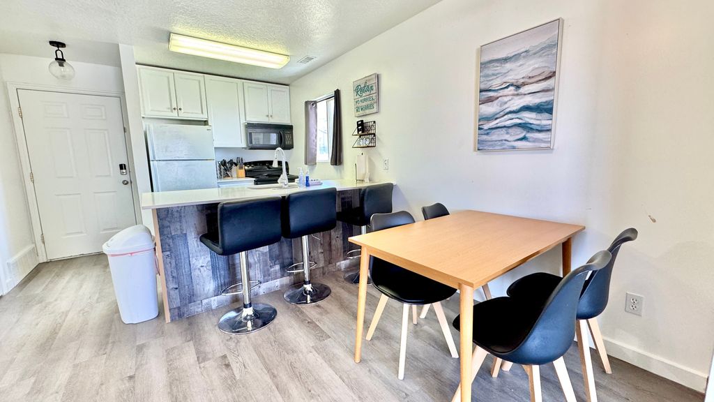 Photo of 929 HARBOR VLG #220, Garden City, UT 84028 (MLS # 2153413)