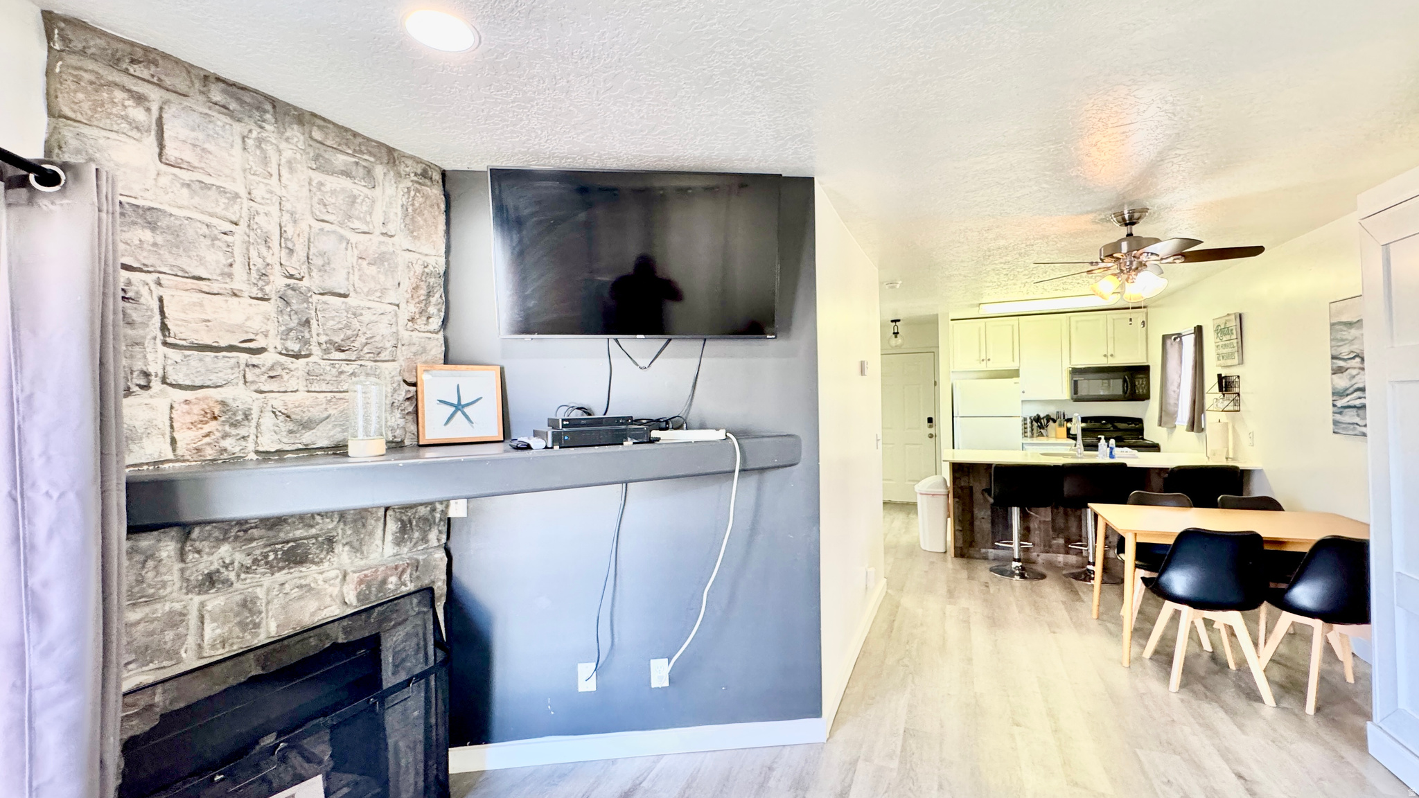 HARBOR VILLAGE - Residential