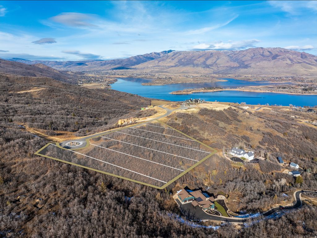 Photo of 1436 S LEGACY MOUNTAIN DR #12, Huntsville, UT 84317 (MLS # 2127938)