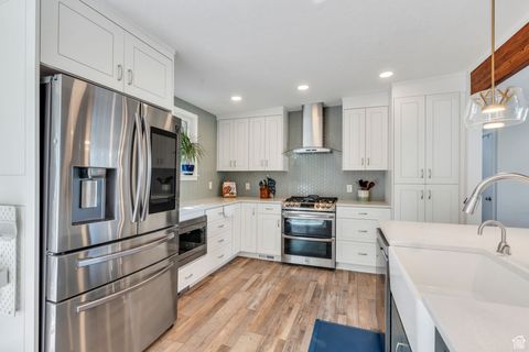 Tiny photo for 6557 S 2600 E, Cottonwood Heights, UT 84121 (MLS # 2106622)