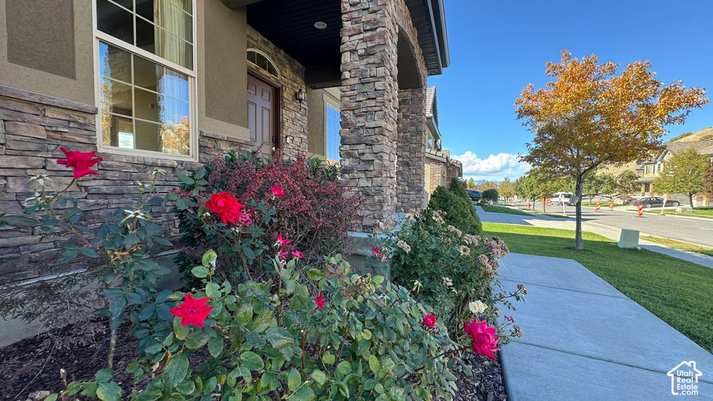Photo of 1937 W SHADOW WOOD DR, Lehi, UT 84048 (MLS # 2192229)