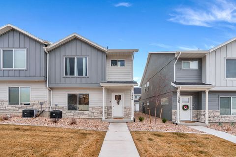 Photo of 1926 E 1600 N, Spanish Fork, UT 84660 (MLS # 2139955)