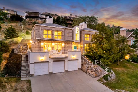 Photo of 2457 S SCENIC DR, Salt Lake City, UT 84109 (MLS # 2176521)