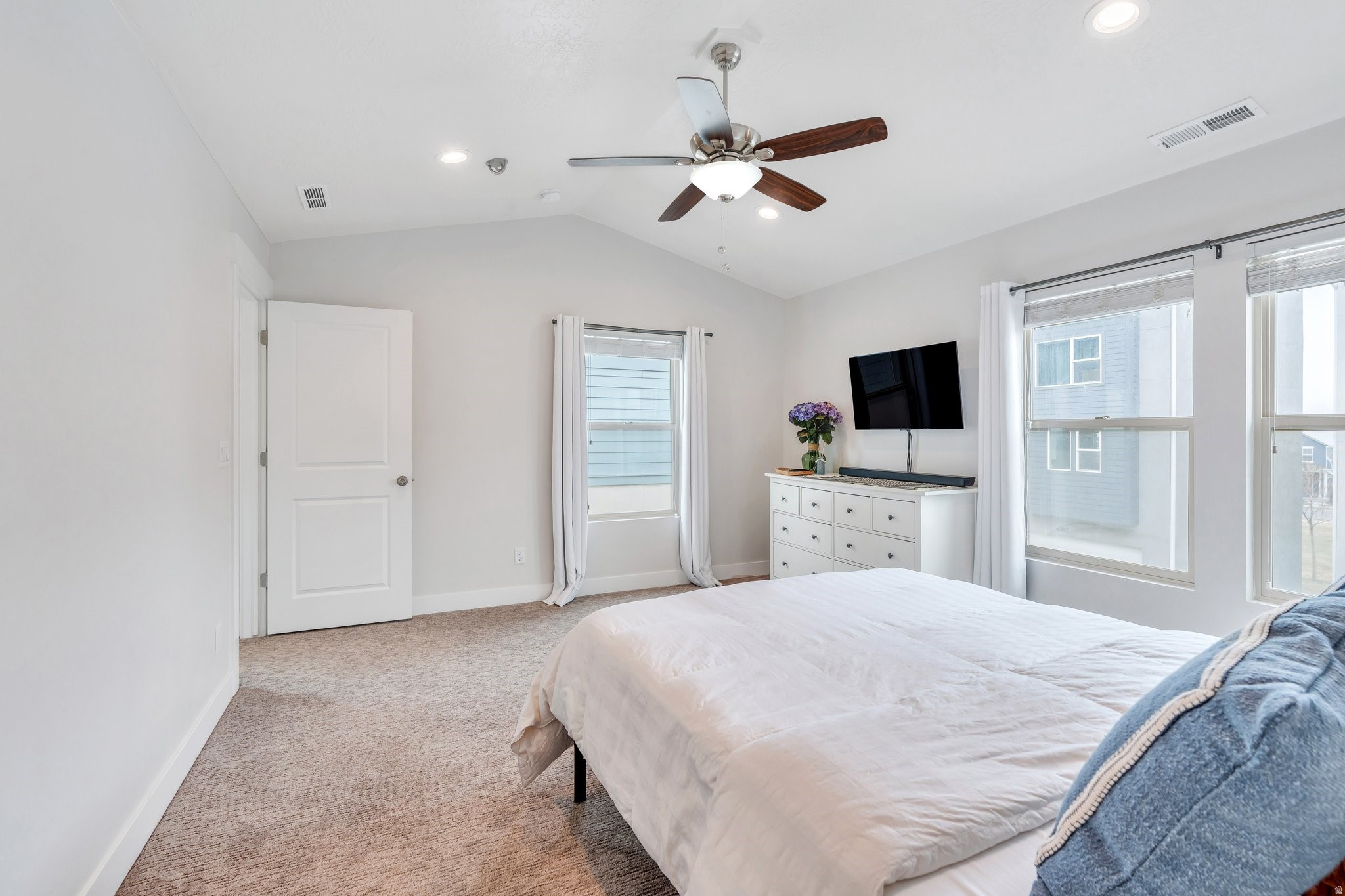 DAYBREAK - Residential