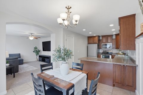 Tiny photo for 542 W GOLDENROD WAY Way N, Saratoga Springs, UT 84045 (MLS # 2148141)