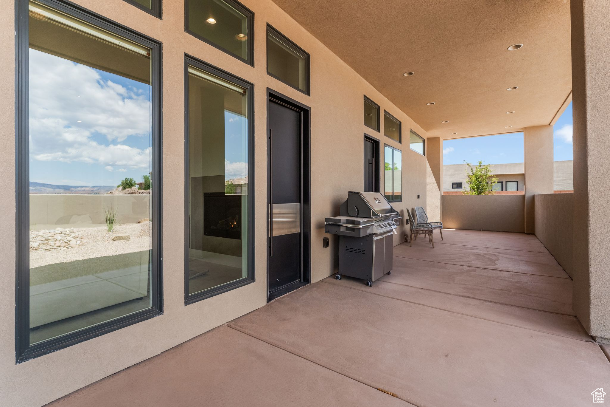 STONE CLIFF PH 17 - Residential