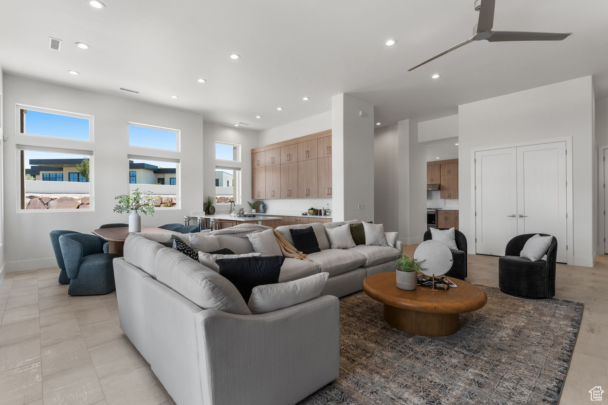 STONE CLIFF PH 17 - Residential