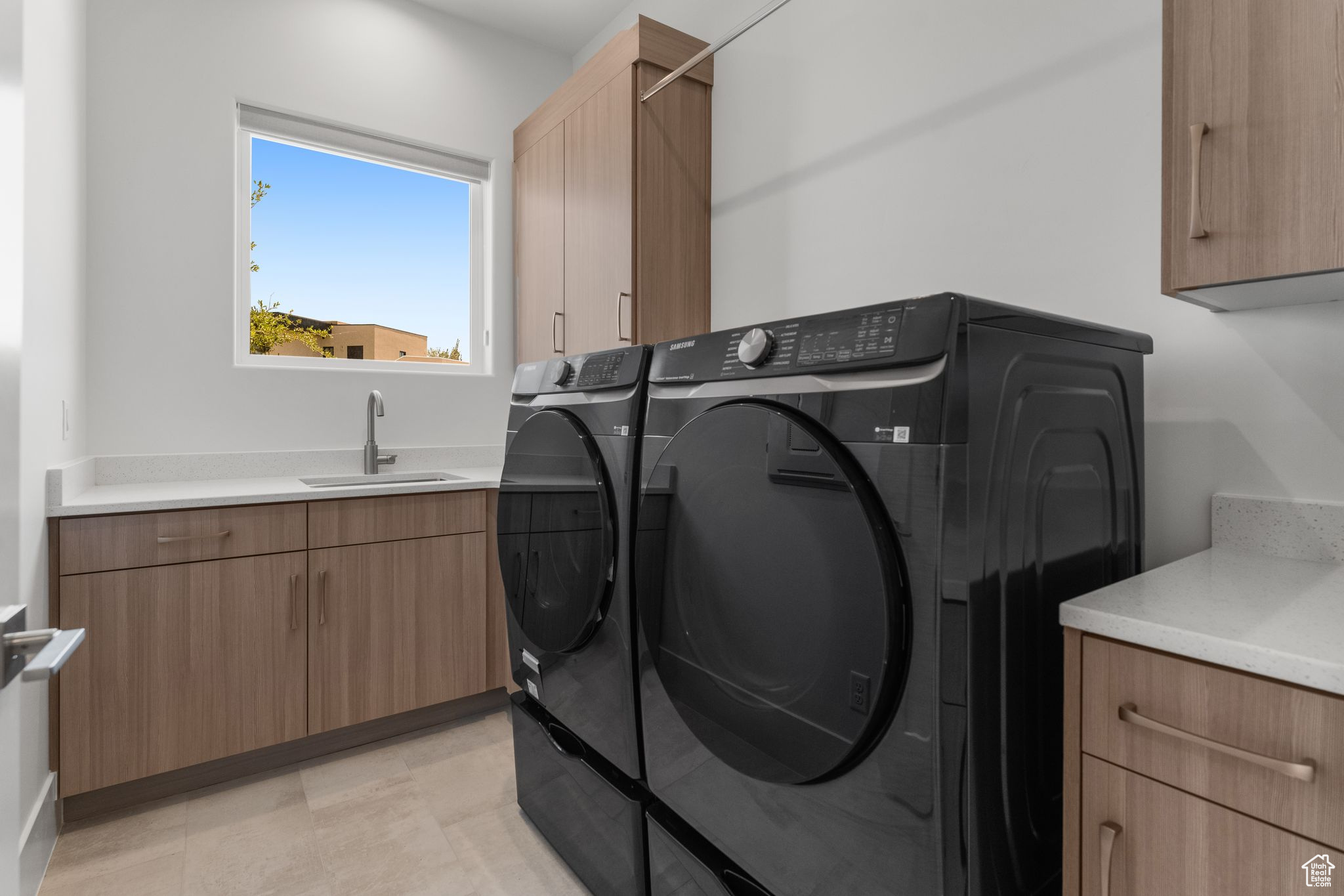 STONE CLIFF PH 17 - Residential