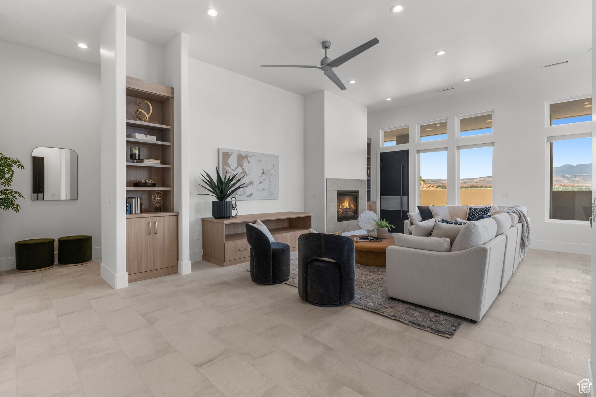 STONE CLIFF PH 17 - Residential