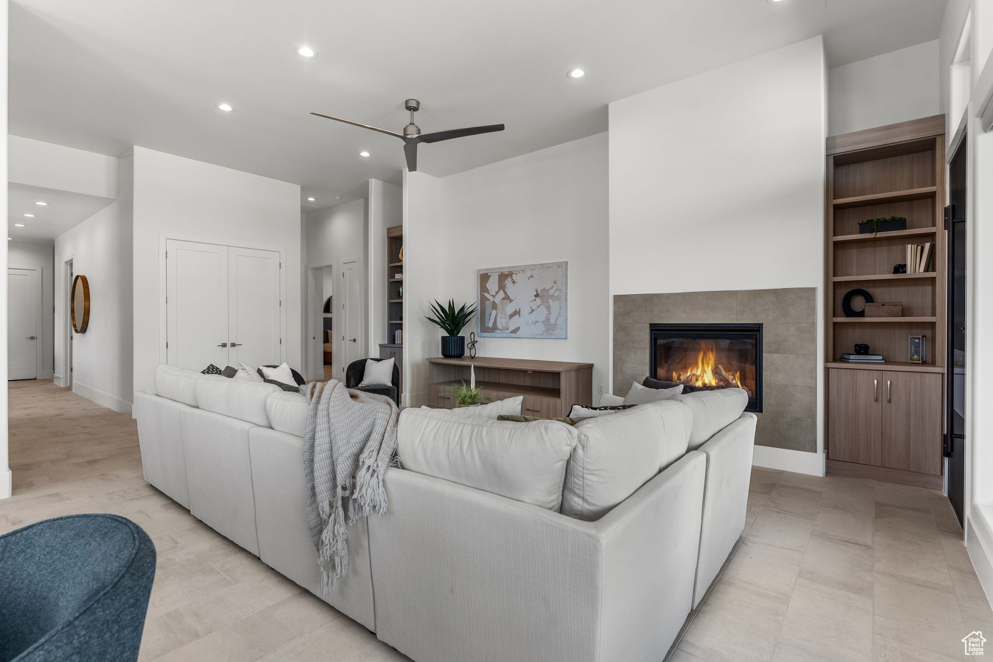 STONE CLIFF PH 17 - Residential