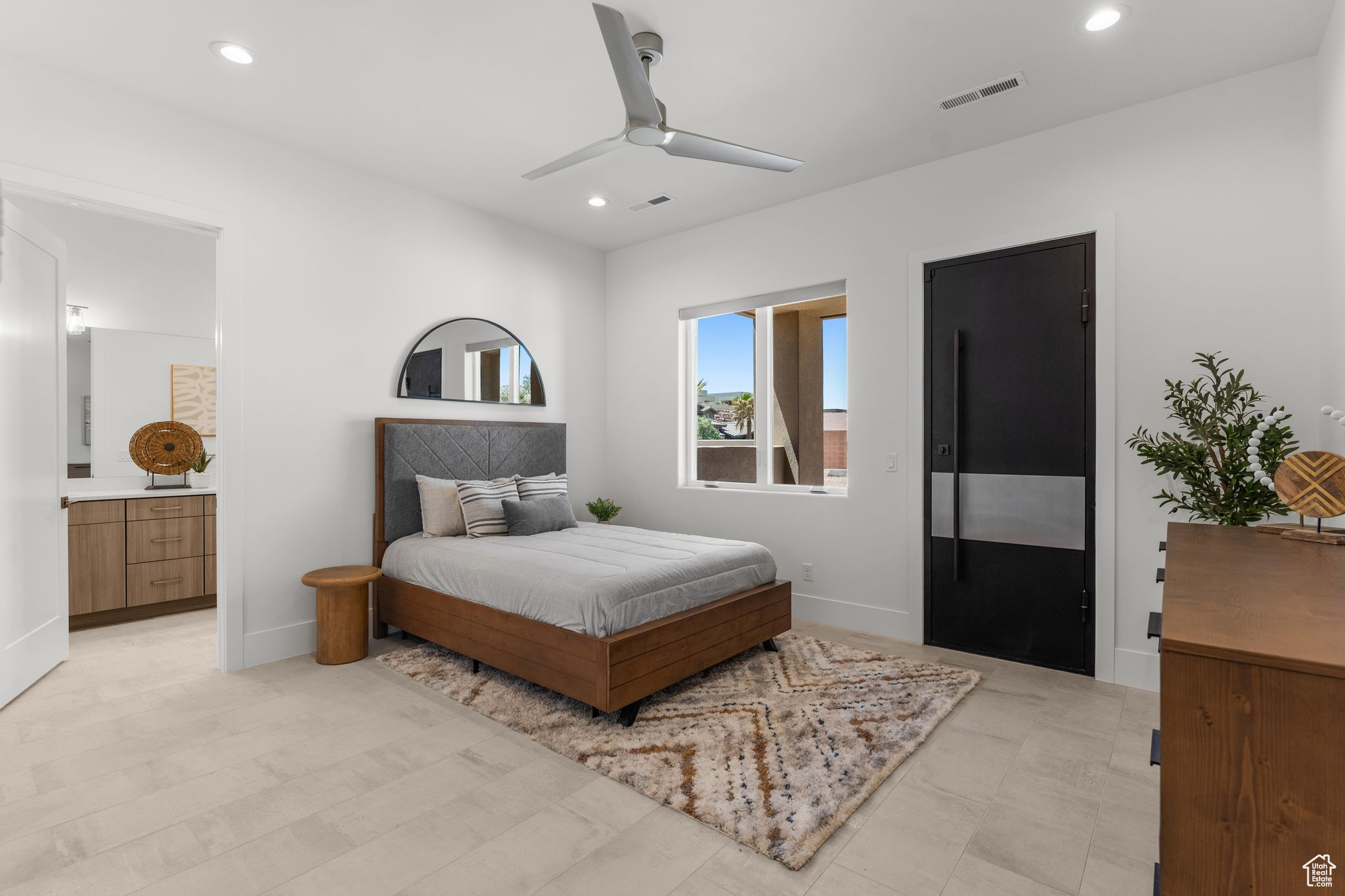 STONE CLIFF PH 17 - Residential