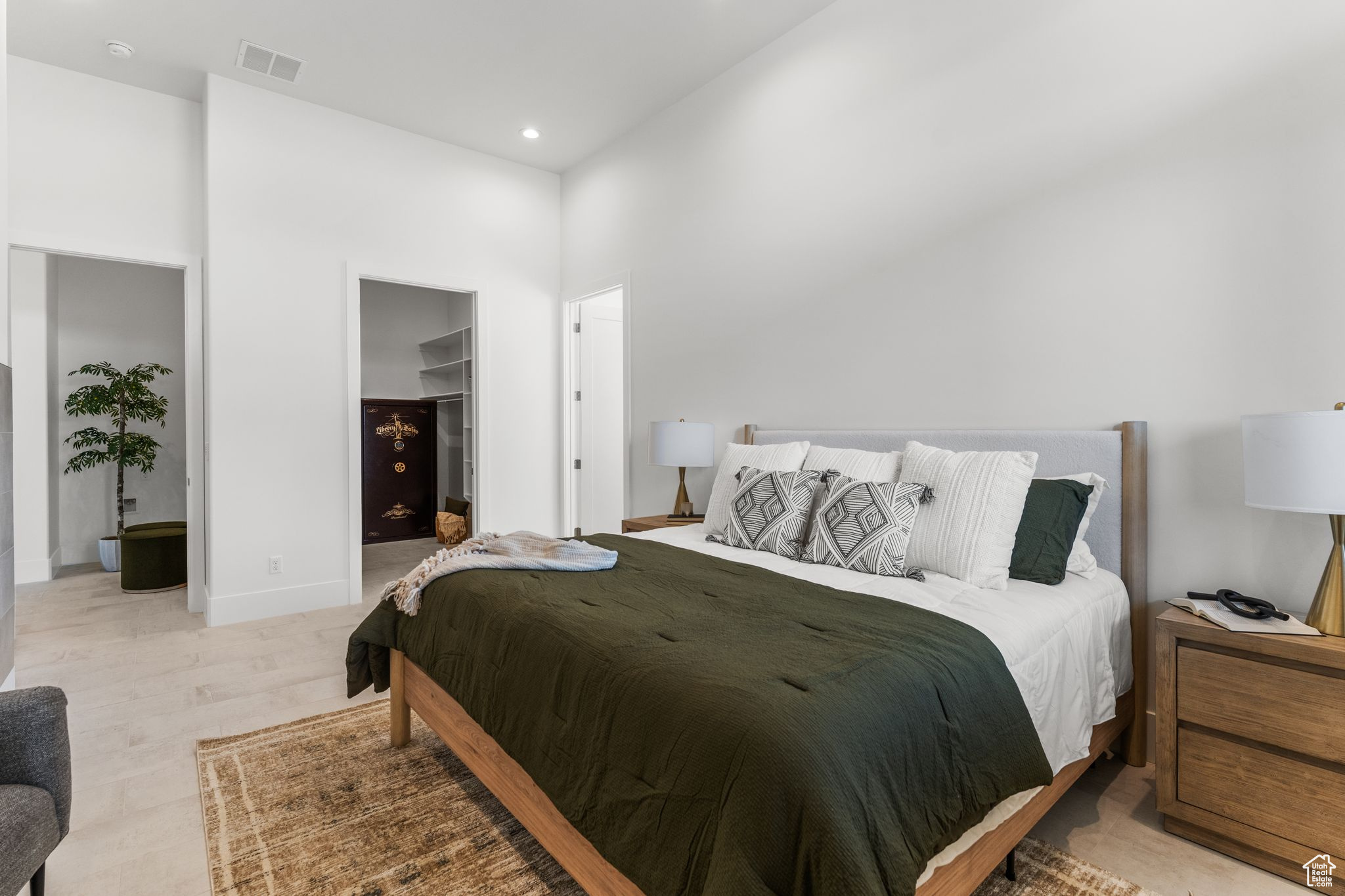 STONE CLIFF PH 17 - Residential