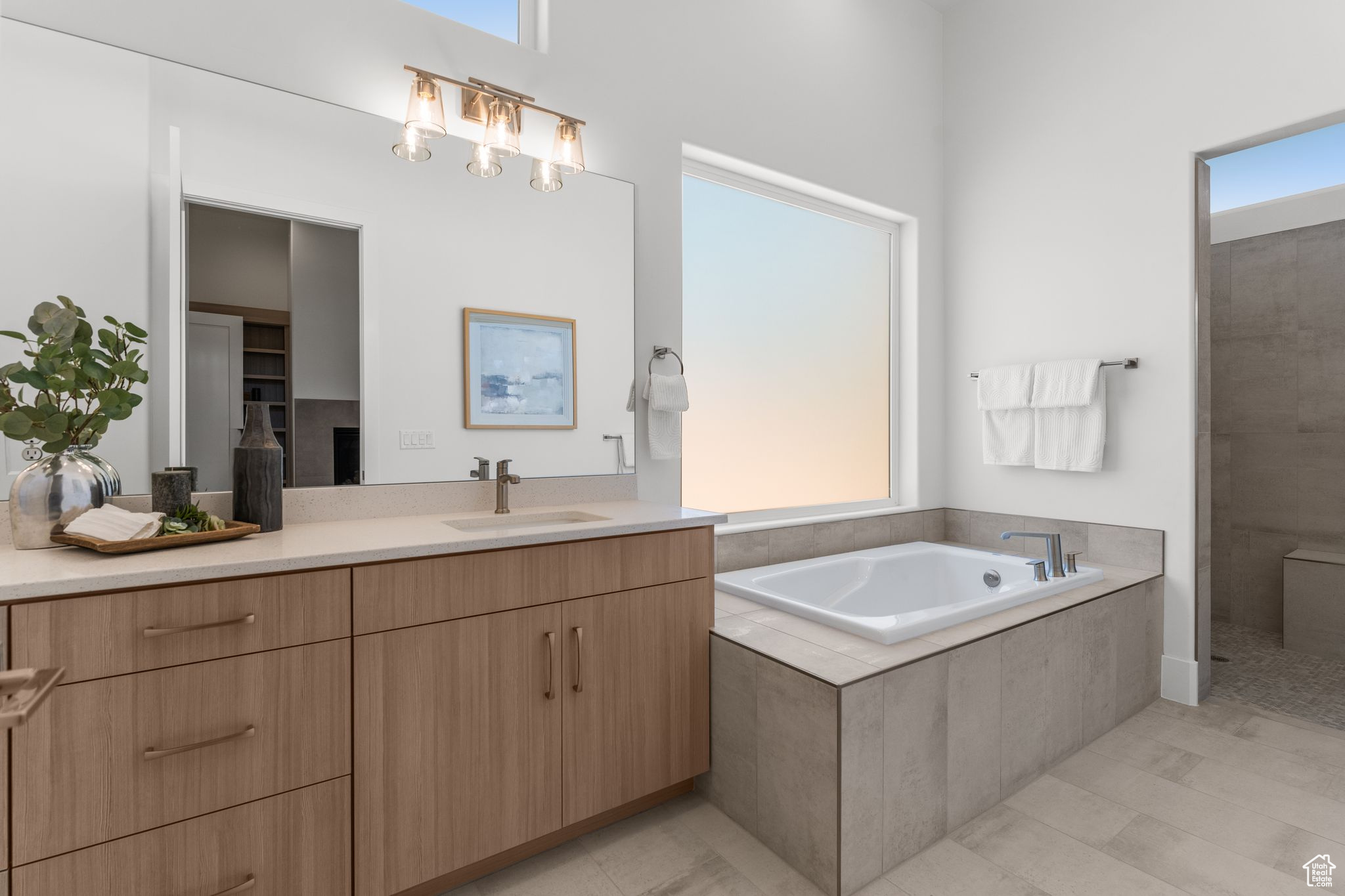 STONE CLIFF PH 17 - Residential