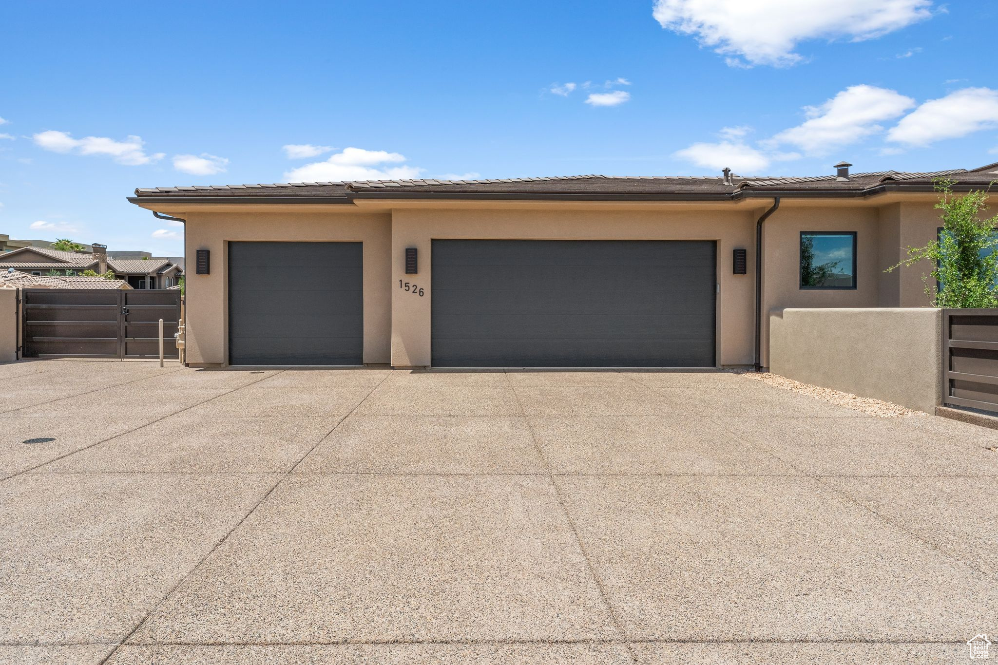 STONE CLIFF PH 17 - Residential