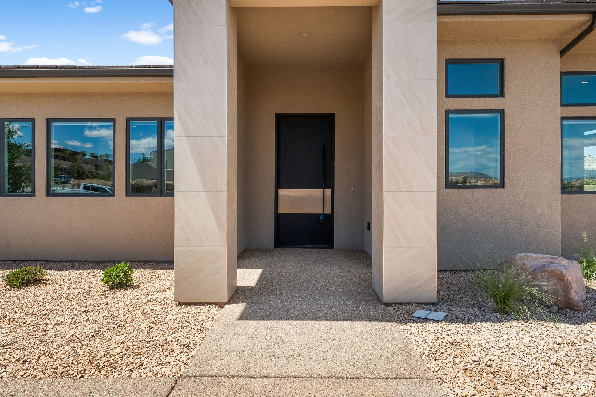 STONE CLIFF PH 17 - Residential