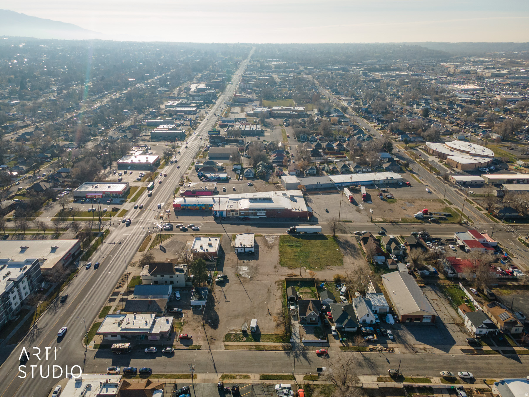 Main image without alt text