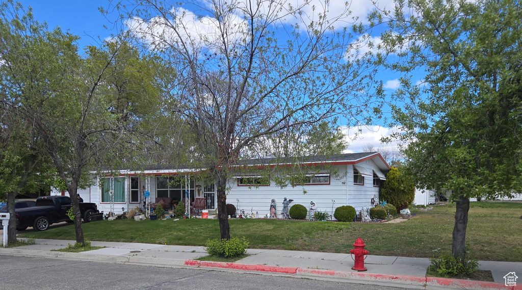 Photo of 1438 N 475 W, Clearfield, UT 84015 (MLS # 2078995)