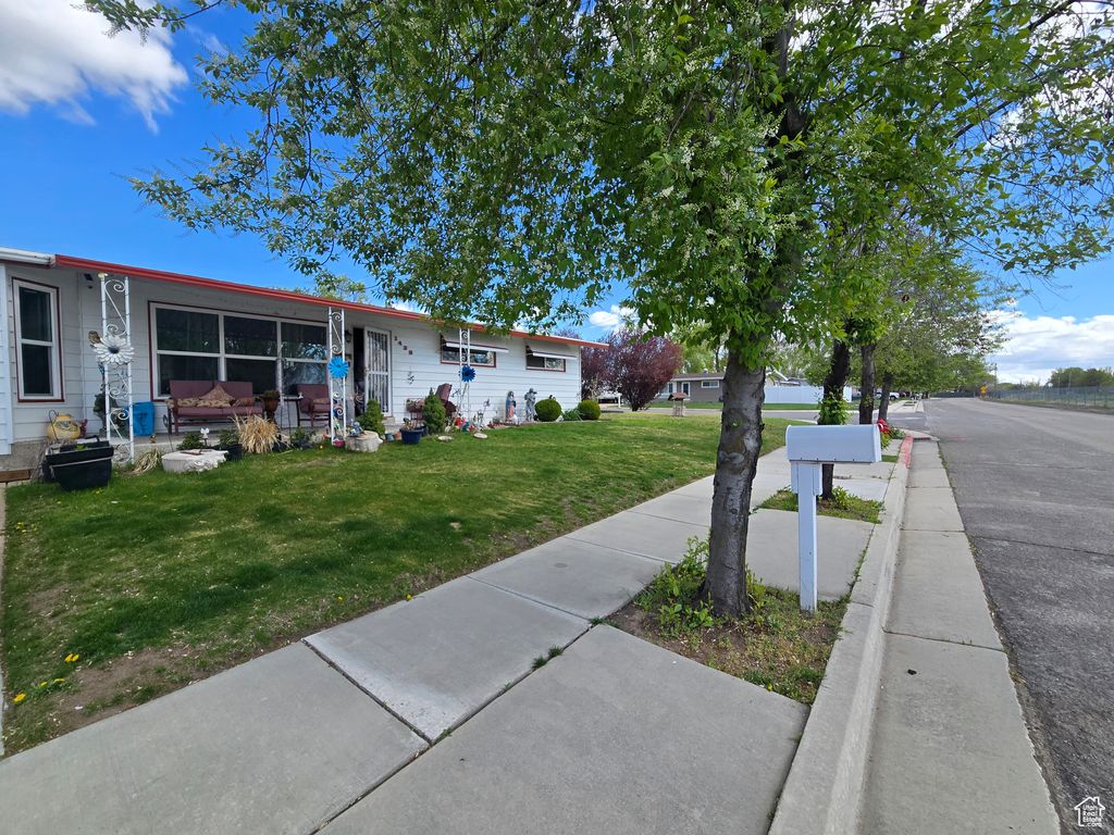 Photo of 1438 N 475 W, Clearfield, UT 84015 (MLS # 2078995)
