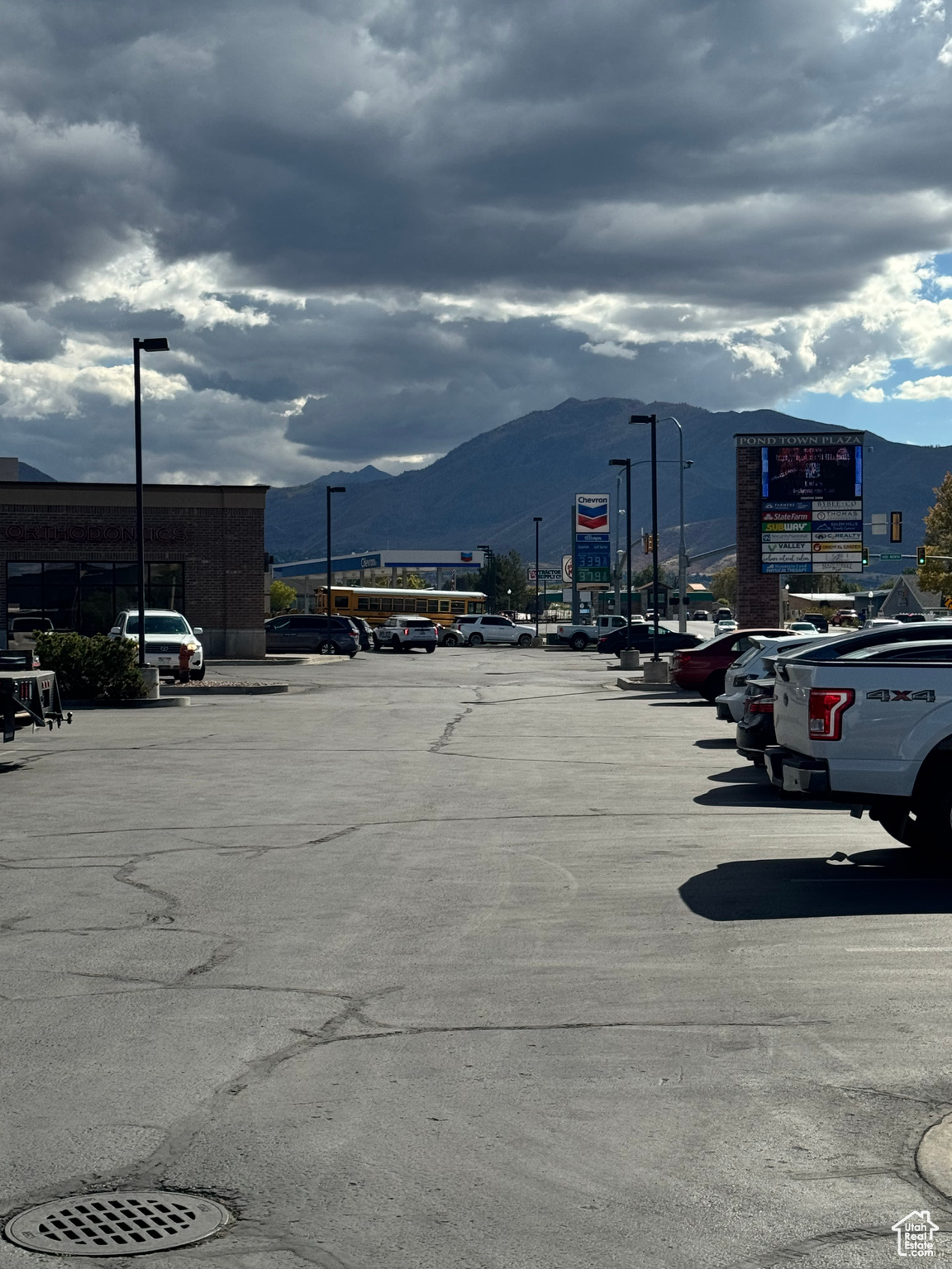 POND TOWN PLAZA - Commercial Lease