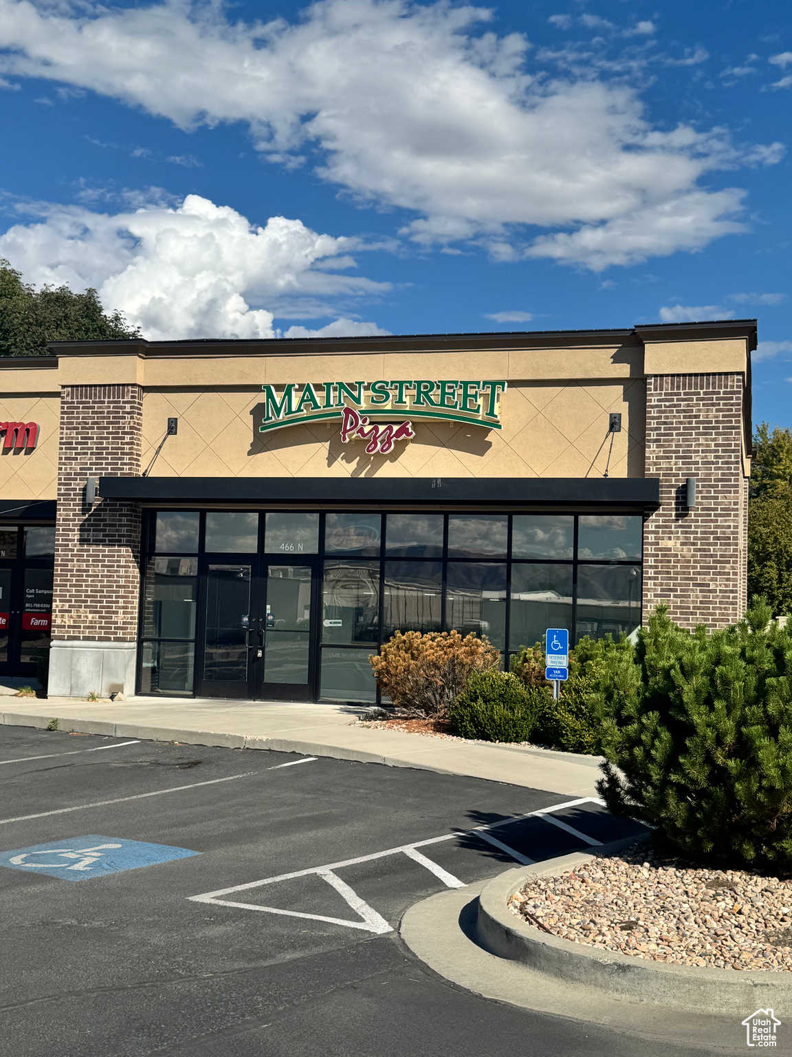 POND TOWN PLAZA - Commercial Lease