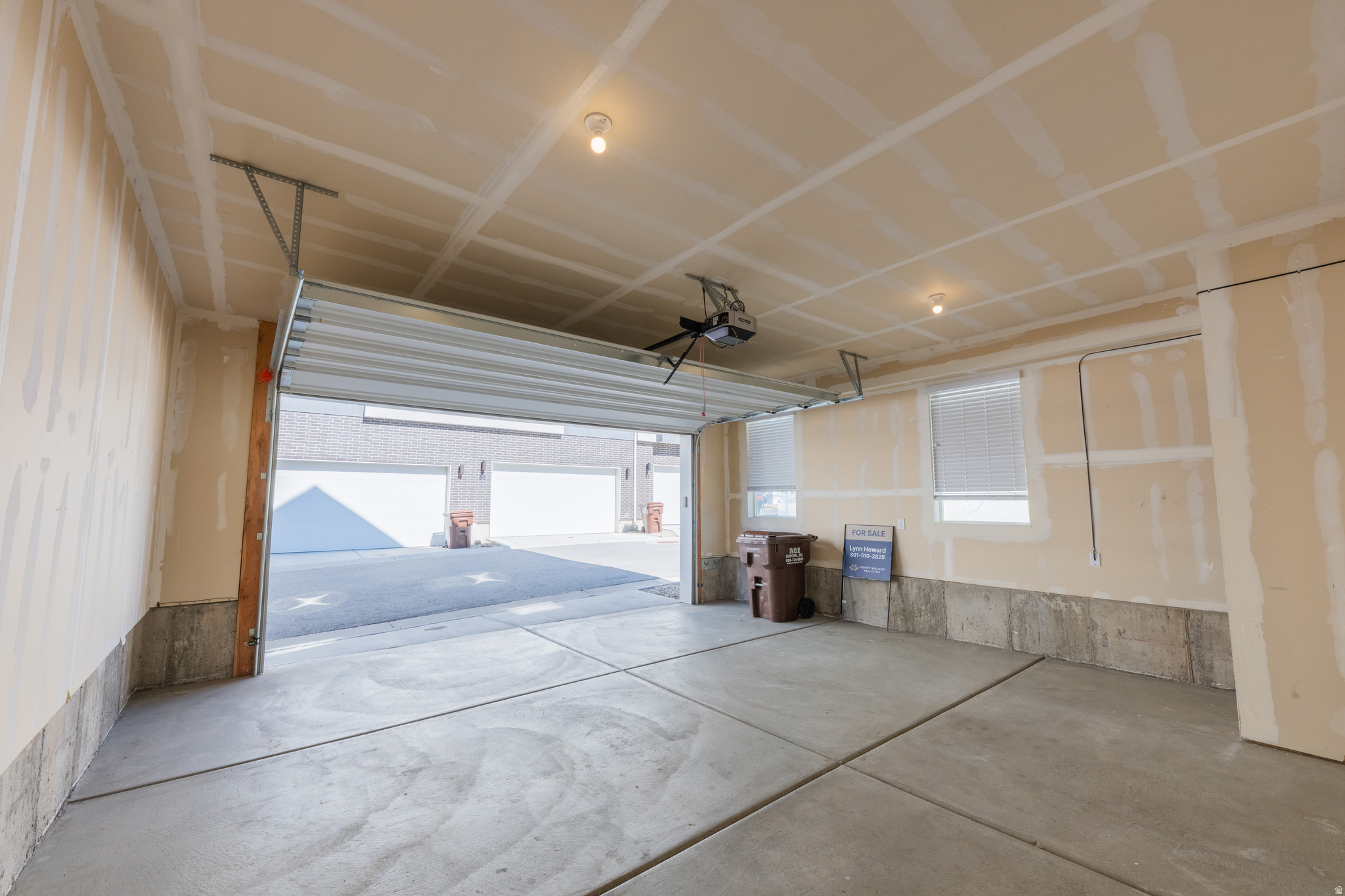 SANDRIDGE VILLAGE - Residential