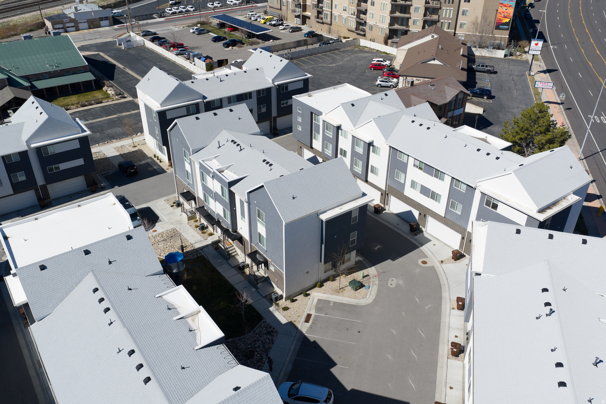 SANDRIDGE VILLAGE - Residential