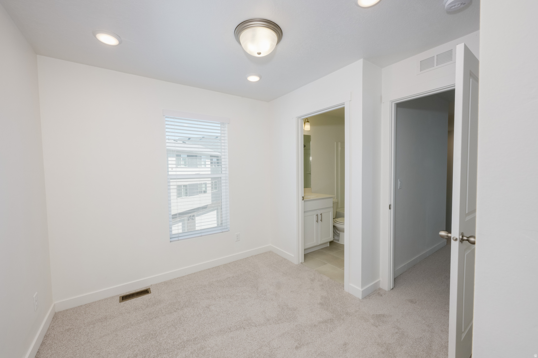 SANDRIDGE VILLAGE - Residential