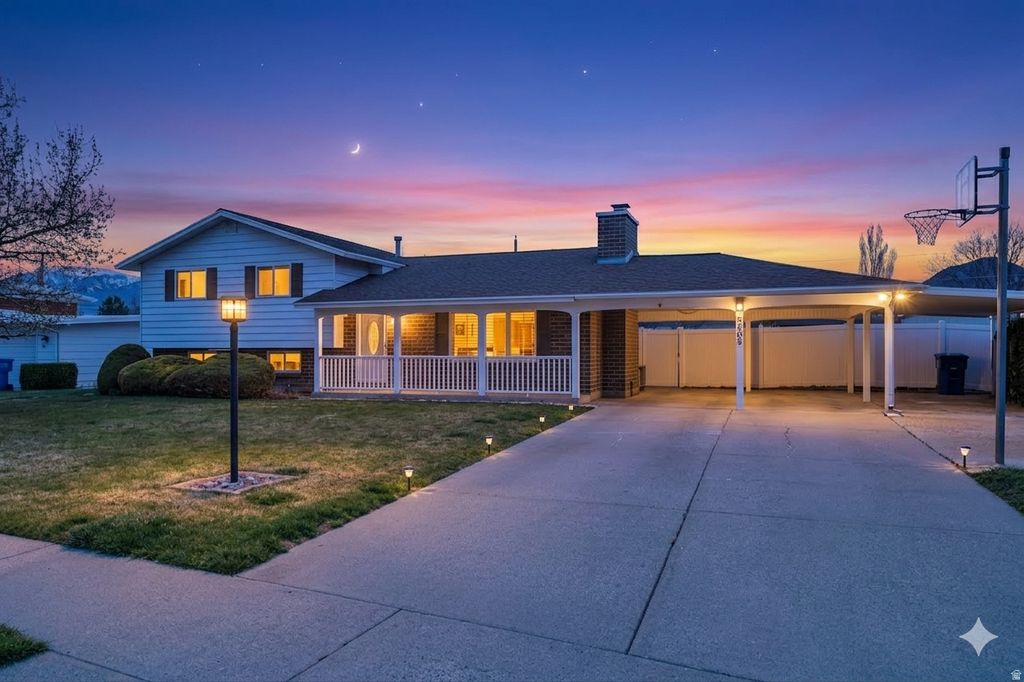 Photo of 5505 S SOMERSET WAY, Murray, UT 84117 (MLS # 2144014)