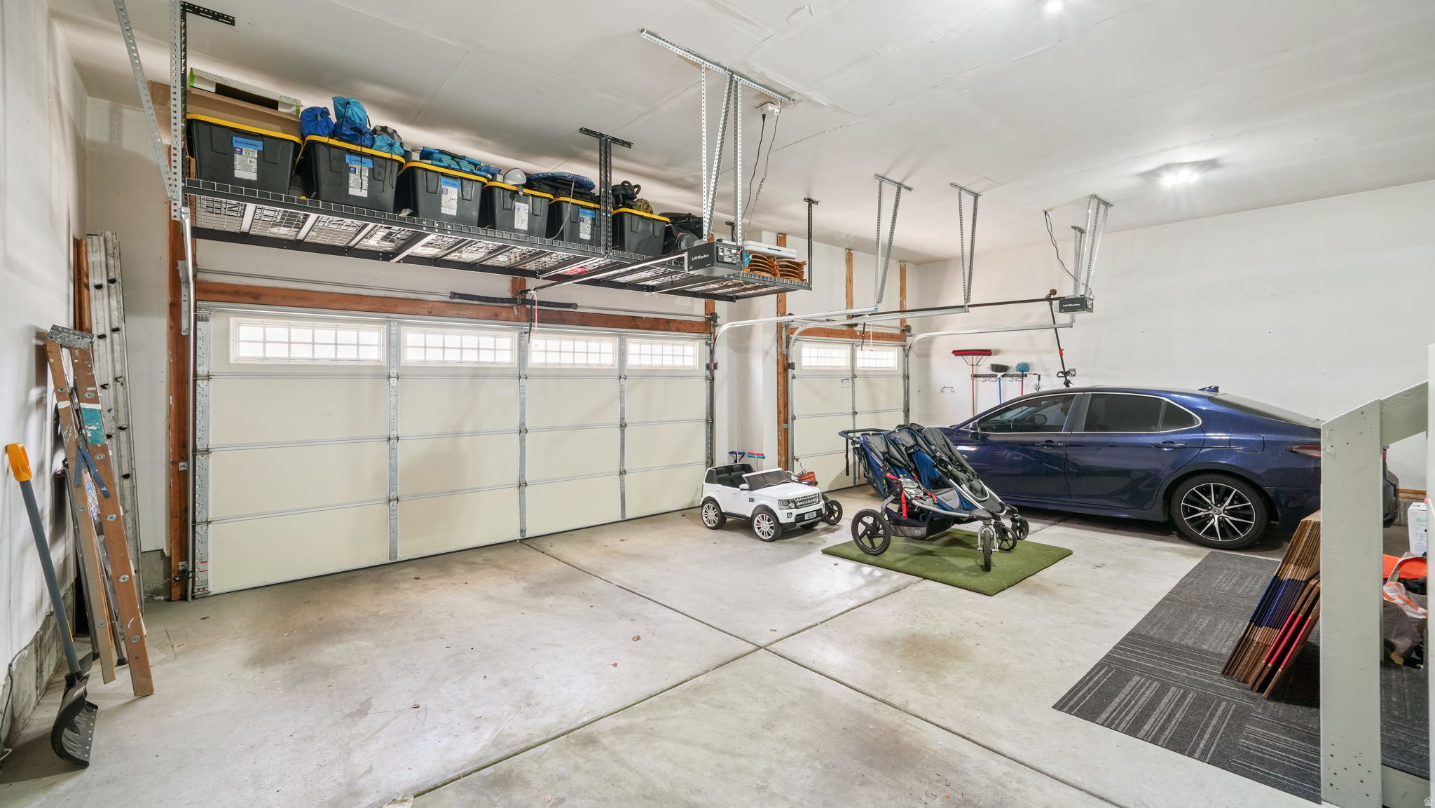 HUNTERS GROVE - Residential