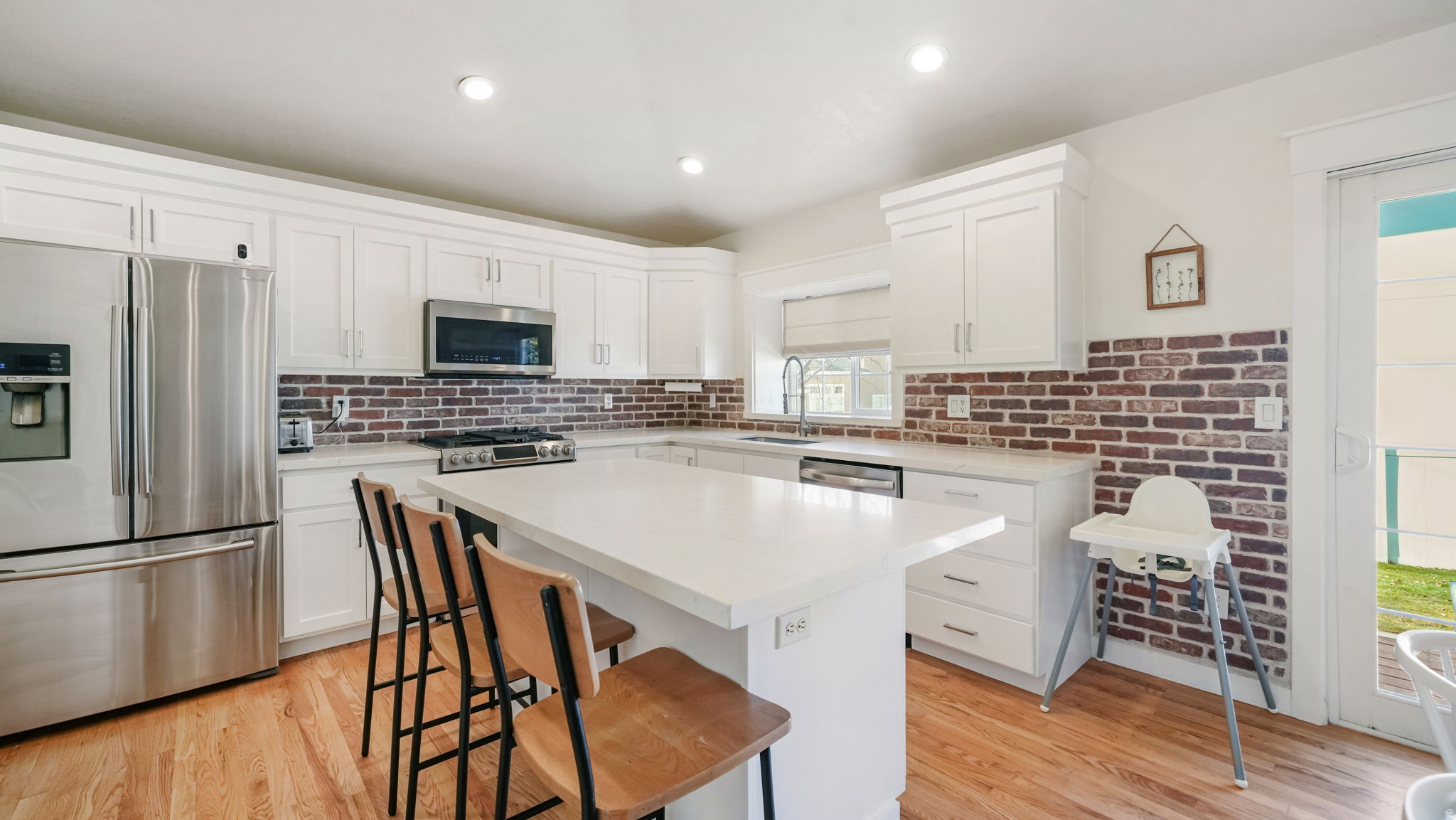 HUNTERS GROVE - Residential