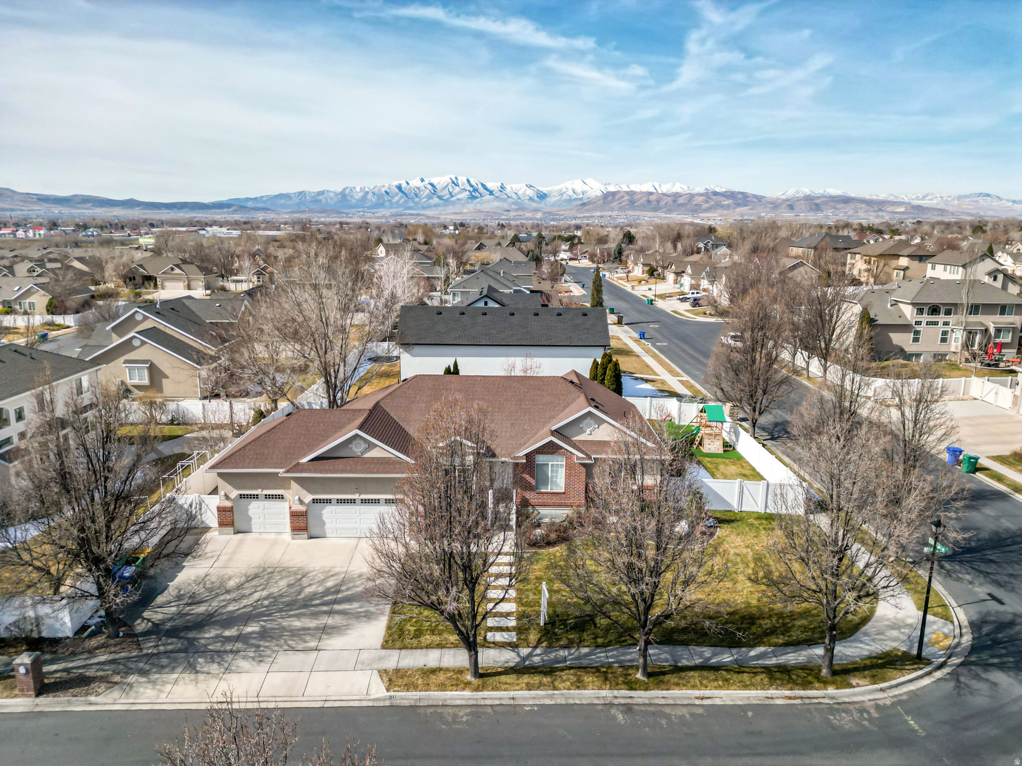 HUNTERS GROVE - Residential