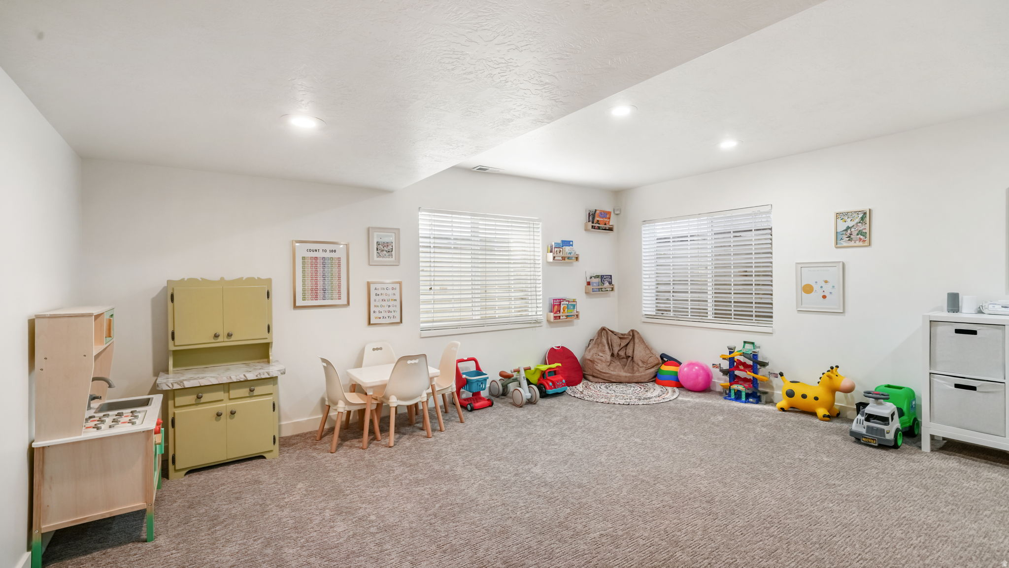 HUNTERS GROVE - Residential