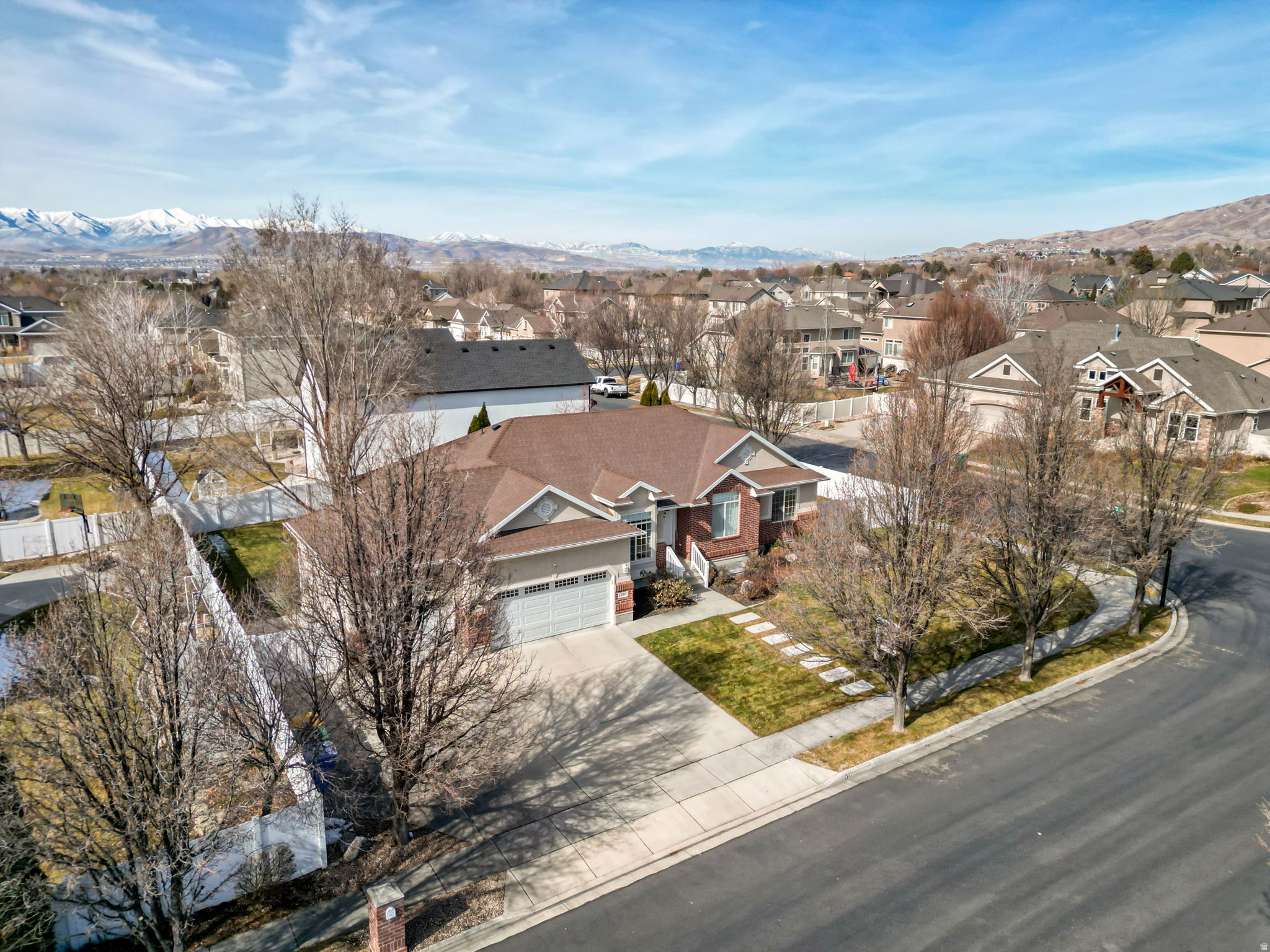 HUNTERS GROVE - Residential