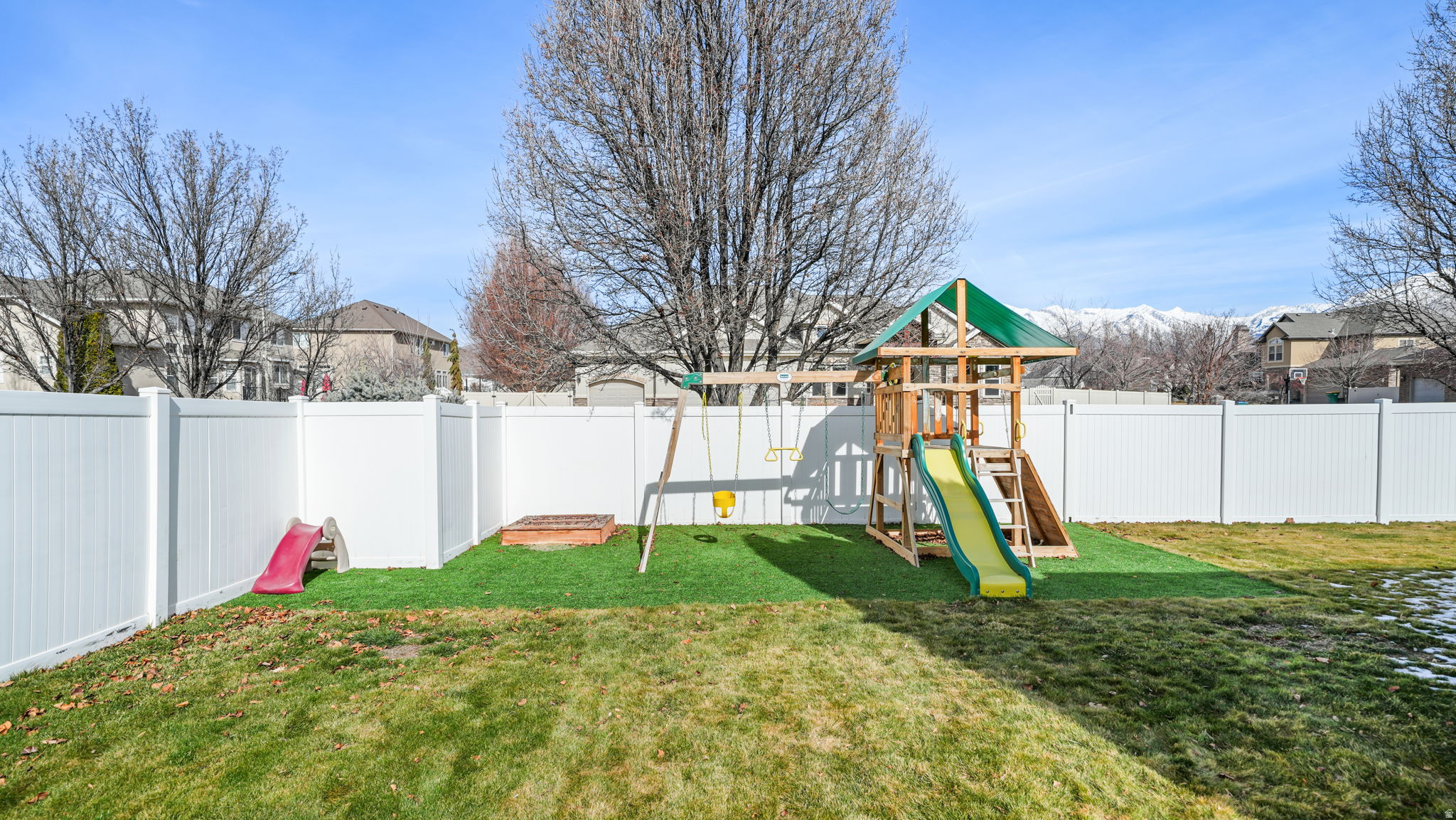 HUNTERS GROVE - Residential