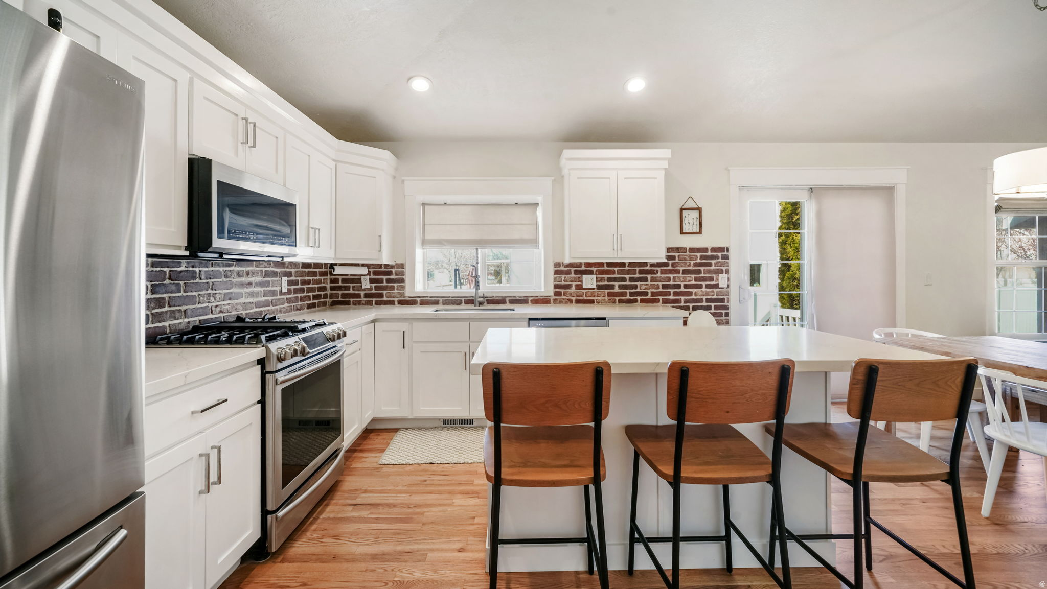 HUNTERS GROVE - Residential