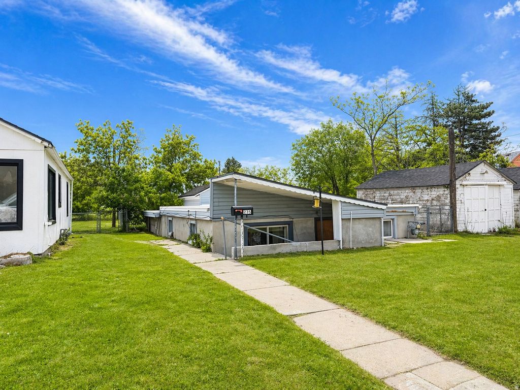 Photo of 233 N 2ND ST, Tooele, UT 84074 (MLS # 2152425)