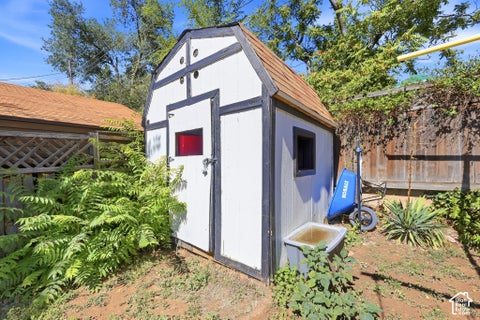 Tiny photo for 160 W 350 N, Clearfield, UT 84015 (MLS # 2187558)
