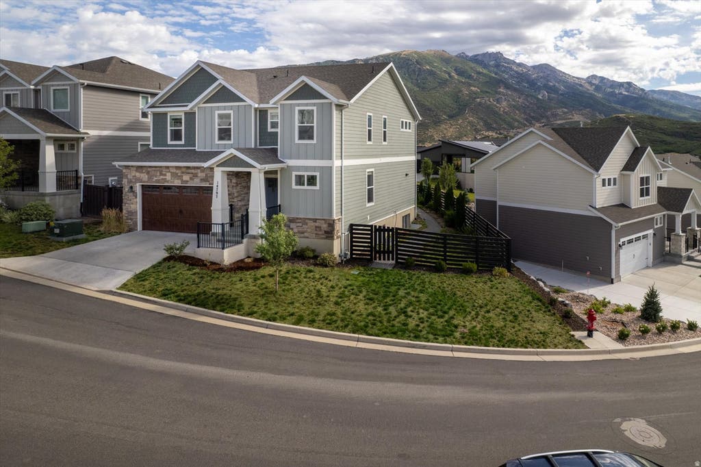 Photo of 14797 S GLACIAL PEAK DR #419, Draper, UT 84020 (MLS # 2179901)