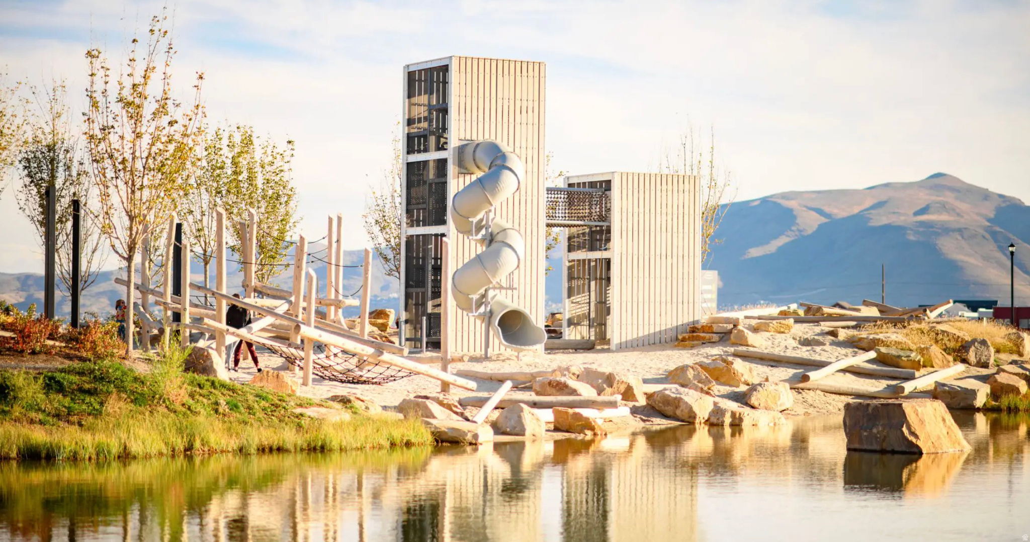 DAYBREAK - Residential