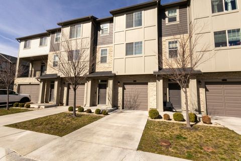 Photo of 1940 S 200 W #3, Bountiful, UT 84010 (MLS # 2141122)