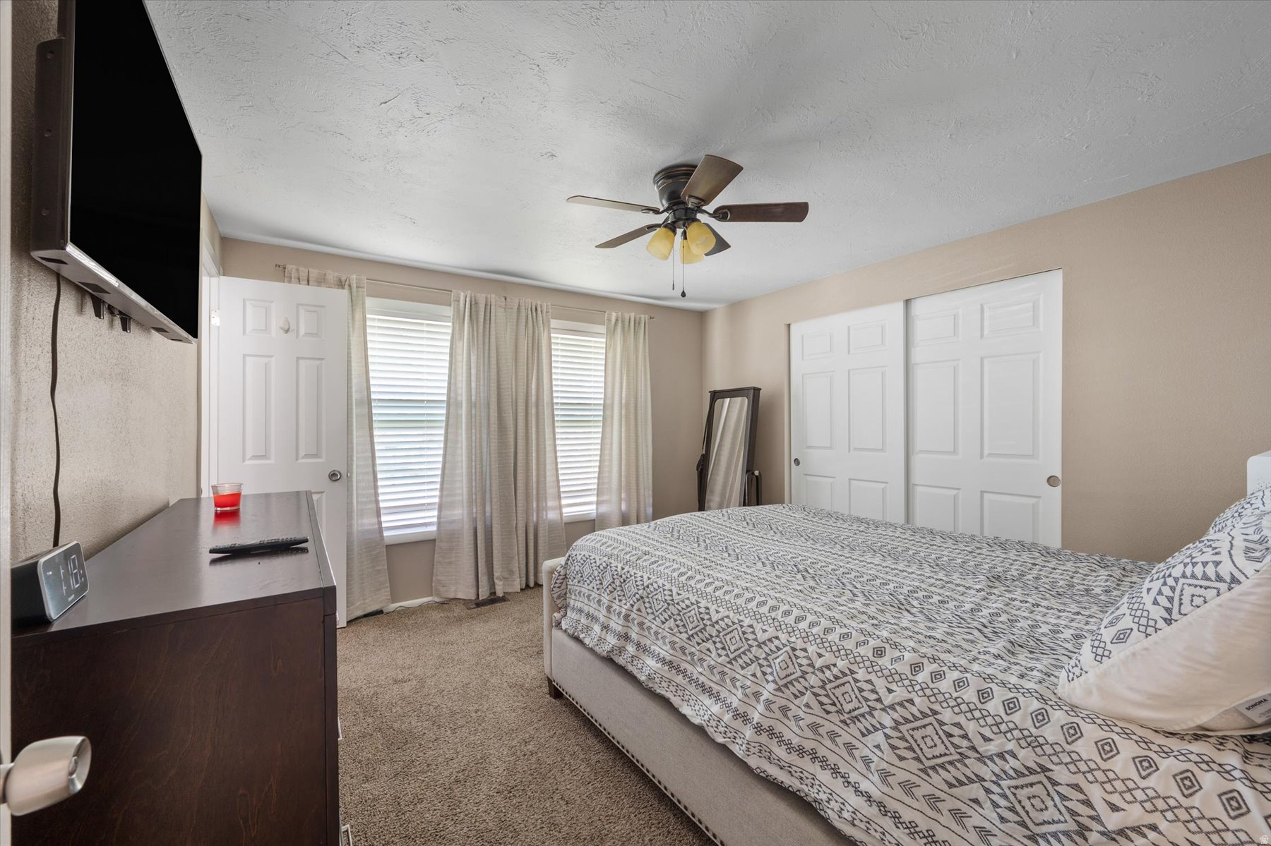 LARSEN ESTATES - Residential