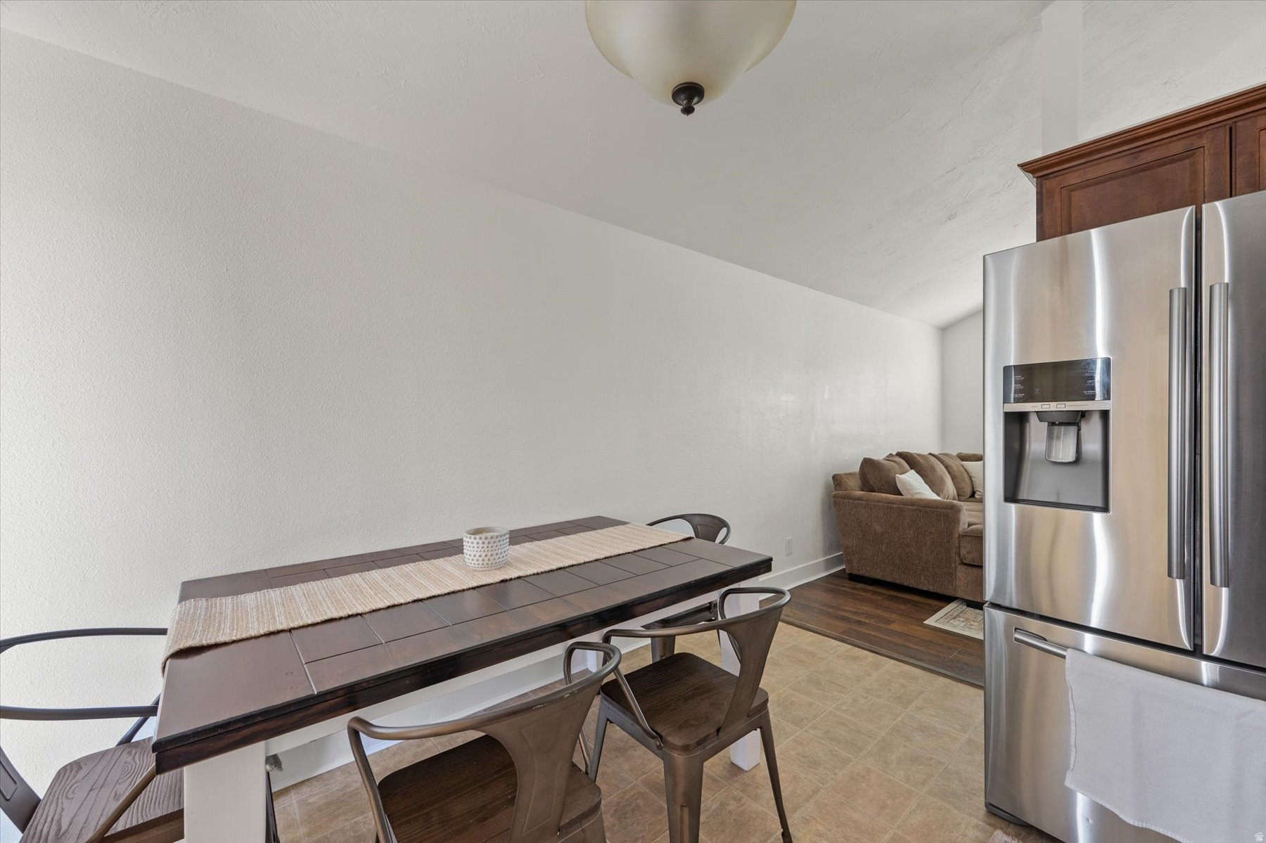 LARSEN ESTATES - Residential