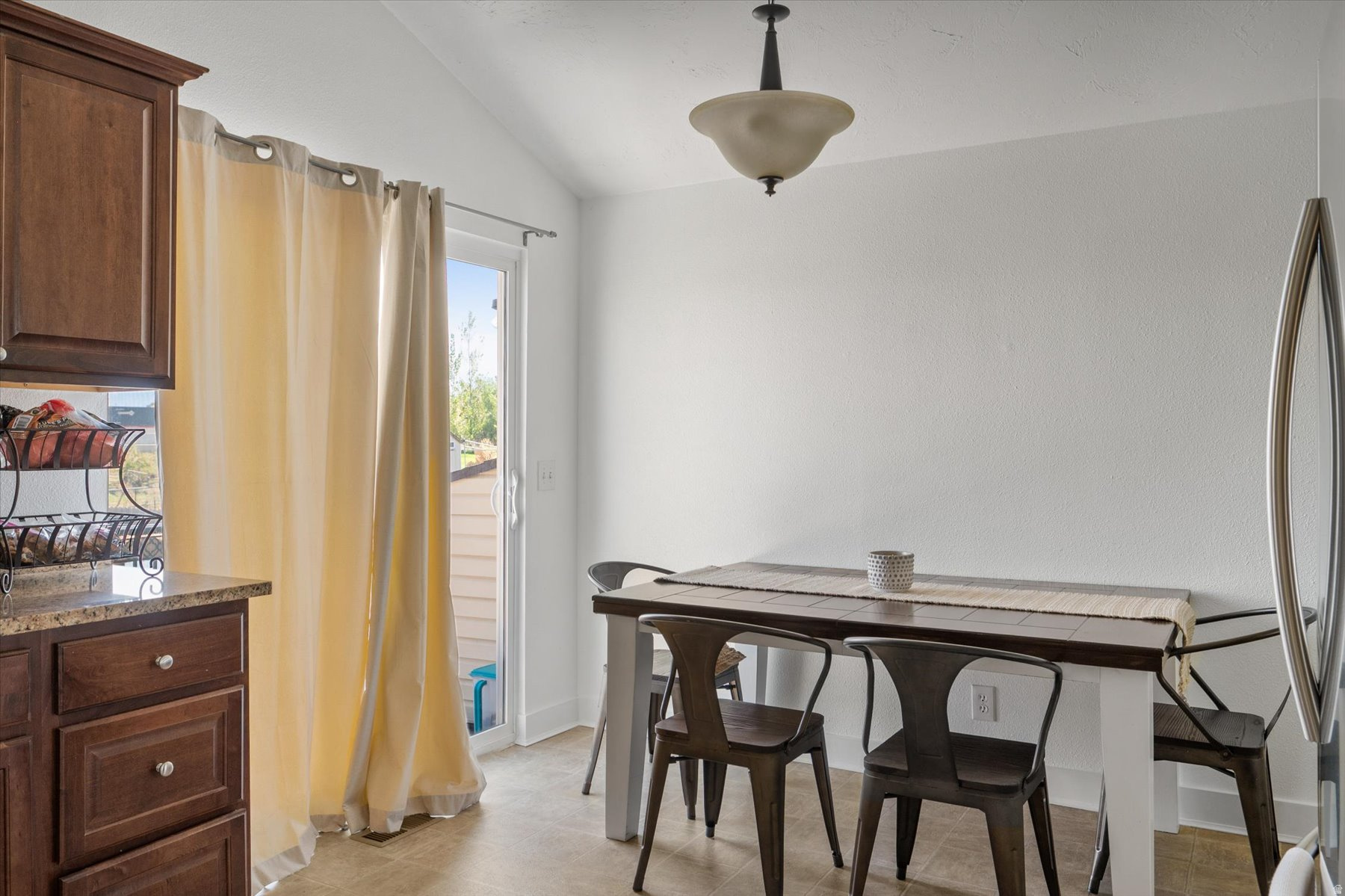 LARSEN ESTATES - Residential