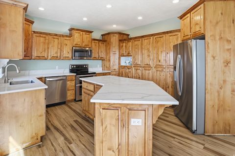 Tiny photo for 9483 N AVANYU DR, Cedar Hills, UT 84062 (MLS # 2132503)